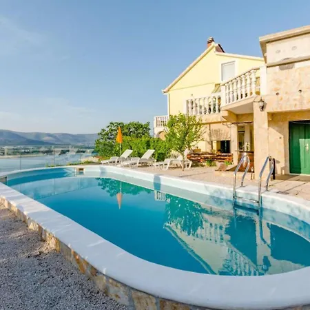 Apartament Ljubo - Pool And View Trogir